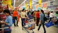 Un semnal neașteptat din magazine: ce aleg tot mai mulți români când merg la cumpărături