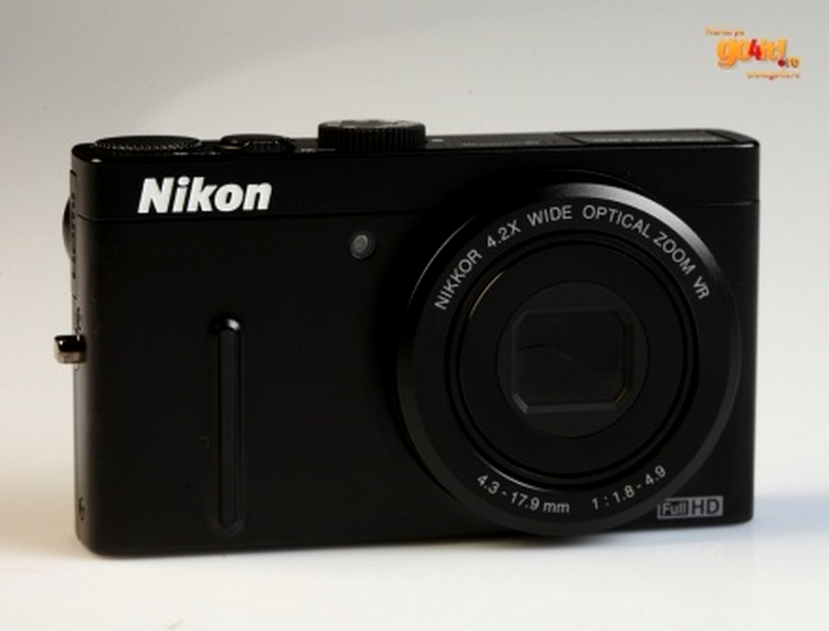 Nikon Coolpix P300 - compactă pentru cunoscători
