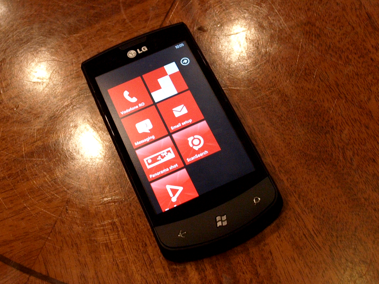 LG Optimus 7