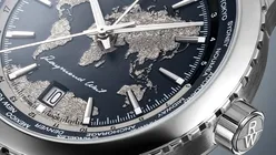 Raymond Weil marchează 50 de ani cu Freelancer World-Traveller, un ceas mecanic cu cadran topografic spectaculos