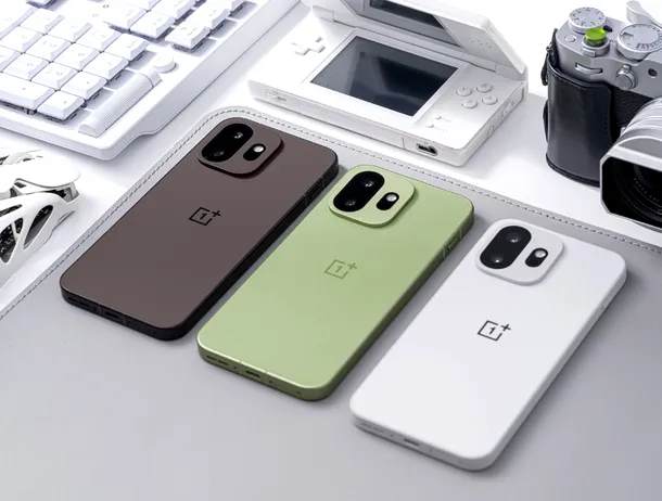 Admirați toate cele trei variante de culoare ale OnePlus 15T, în fotografii oficiale