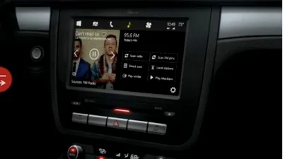 Microsoft prezintă Windows pentru autoturisme, alternativă pentru platforma Apple CarPlay