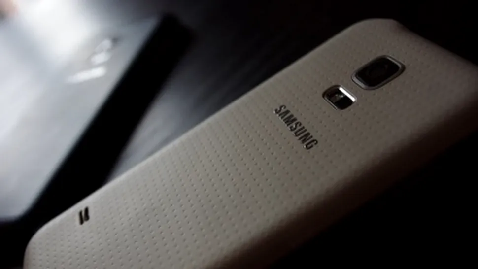 Galaxy S5 mini - lista cu specificaţii şi poze detaliate cu noul design