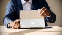 Surface și Surface Pro, noile laptopuri Microsoft, echipate cu procesoare Intel Core Ultra