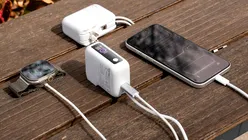 Lisen a lansat un nou încărcător 3-în-1 de 35 W, cu cablu și afișaj încorporate