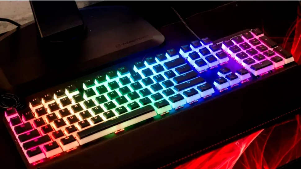 HyperX anunţă prima tastatură de gaming din portofoliu, echipată cu switch-uri de creaţie proprie
