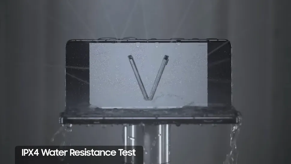 Samsung demonstrează rezistența Galaxy Z Flip5 și Fold5 cu testele realizate în laborator. VIDEO