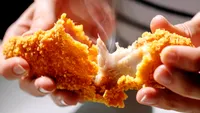 Aripioare de pui crocante ca la KFC, fără prăjire în ulei. Cum obții crusta delicioasă!