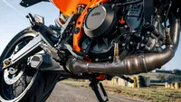 KTM anunță rechemarea în service a mai multor modele 390 din anii 2025–2026 pentru înlocuirea arcului cricului lateral