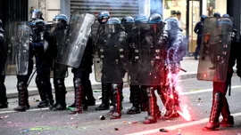 Autoritățile din Franța a luat în calcul blocarea rețelelor de socializare și a accesului la Internetul mobil pe fondul protestelor din țară