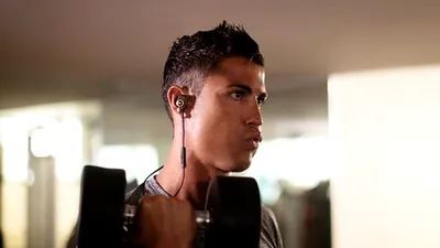 Monster şi Cristiano Ronaldo lansează căştile ROC Live Life Loud