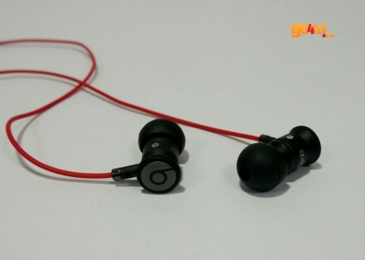 Căştile Beats by Dr. Dre, incluse în pachet
