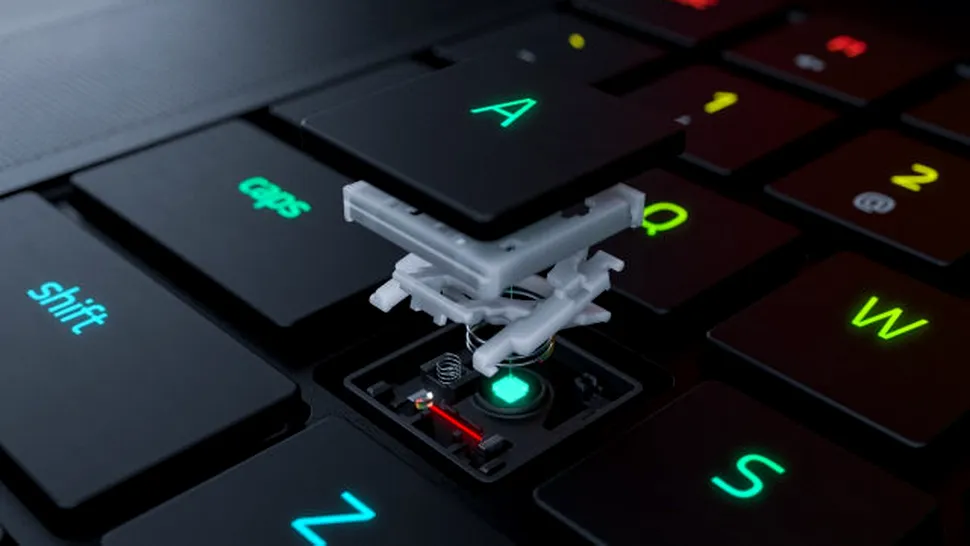 Razer anunţă primul laptop de gaming echipat cu tastatură optică