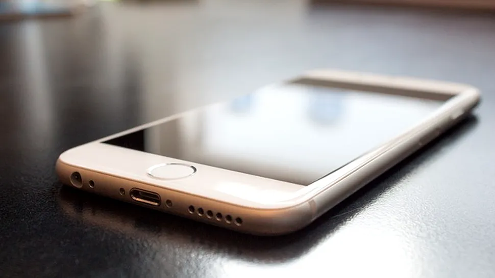 Compania Apple, investigată în SUA din cauza reducerii performaneţelor pe modelele mai vechi de iPhone