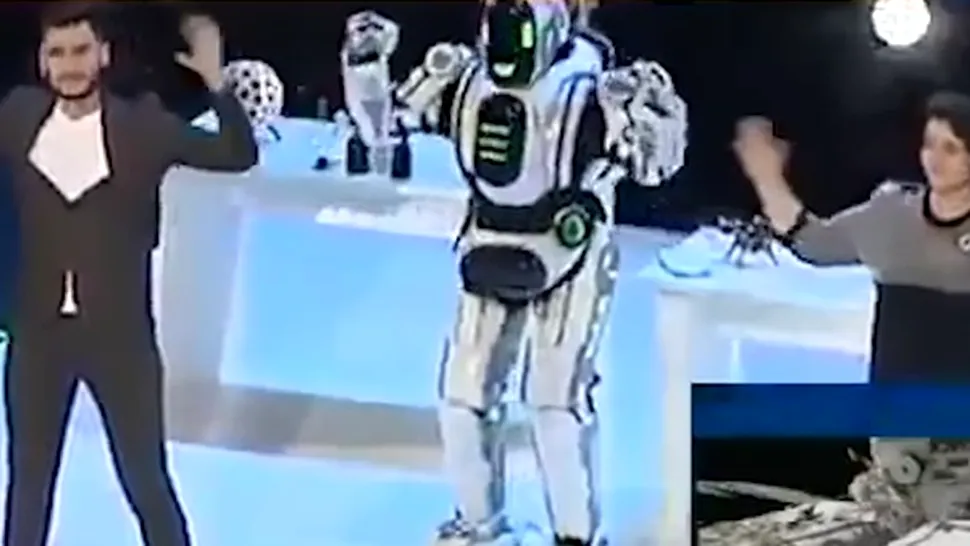 Televiziunea rusească a confundat un actor într-un costum cu un robot autonom