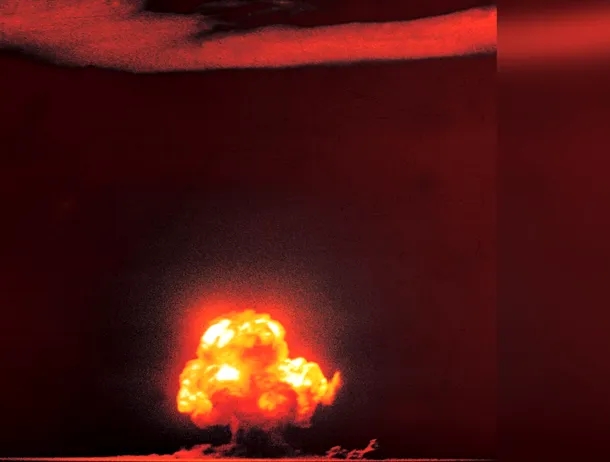 Primul test cu bomba atomică din 1945 a dat naștere unui material cu totul nou. A fost descoperit abia recent