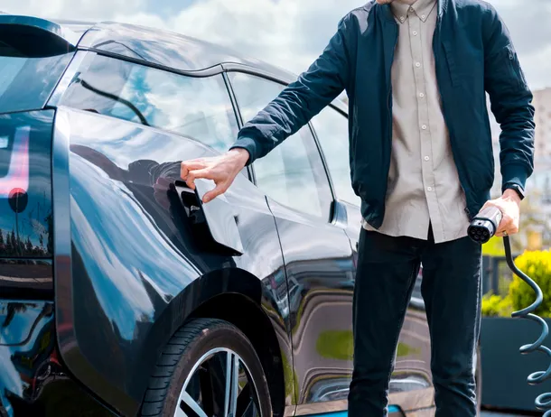 Vehiculele electrice au economisit 1,7 milioane de barili de petrol pe zi în 2025 la nivel global