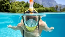 Trei dispozitive interesante din oferta Lidl, gândite pentru vacanțe: aspirator de mână, periuță de dinți electrică avansată și mască de snorkeling