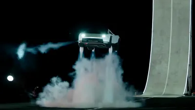 VIDEO: Noul Tesla Roadster sfidează gravitația, dar producția este amânată până în 2028