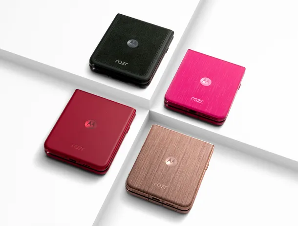 Motorola lansează noua generație de smartphone-uri pliabile Razr 60