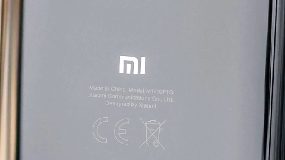 Xiaomi brevetează smartphone-ul cu „breton” pe exteriorul carcasei