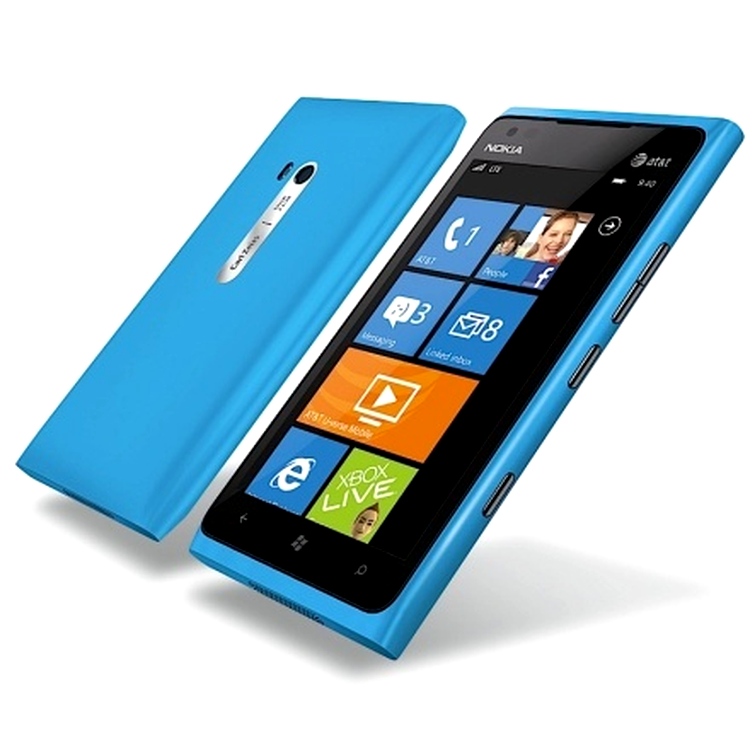 Nokia Lumia 900, cu ecran de 4.3"