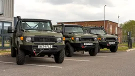 Marea Britanie renunță la legendarele sale Land Rover-uri militare după 70 de ani. Le-ar putea înlocui cu acest vehicul