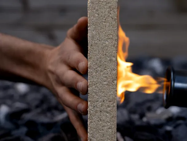 Cercetătorii au creat un material de construcție ignifug din rumeguș. Ingredientul „secret”, extras din pepene