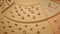 Bijuterii cu plumb, retrase de la vânzare în România. Cum își pot recupera clienții banii