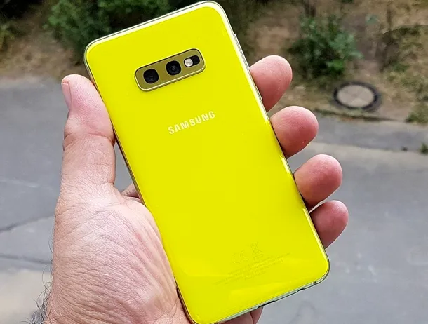 De ce nu mai face Samsung telefoane mici? Un reprezentant al companiei a explicat
