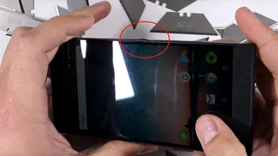 Razer Phone nu este atât de rezistent pe cât ne-am fi aşteptat de la un smartphone de top [VIDEO]