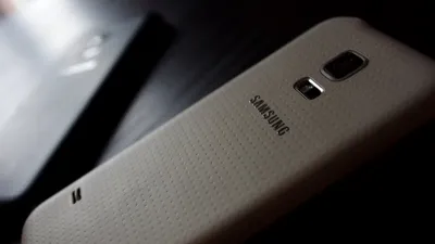 Galaxy S5 mini - lista cu specificaţii şi poze detaliate cu noul design