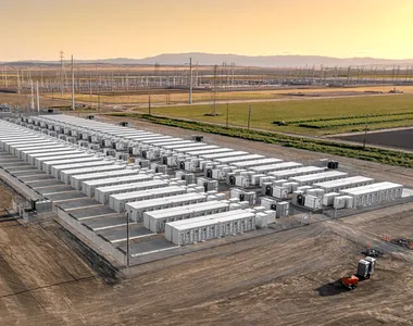 Prețuri mai mici în viitor? Primul acord tripartit al Uniunii Europene privind stocarea energiei, semnat la Luxemburg
