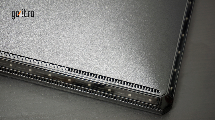 ASUS CG32UQ