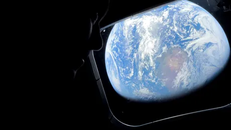 NASA a publicat fotografiile realizate cu iPhone 17 Pro Max de astronauții aflați în misiunea Artemis II