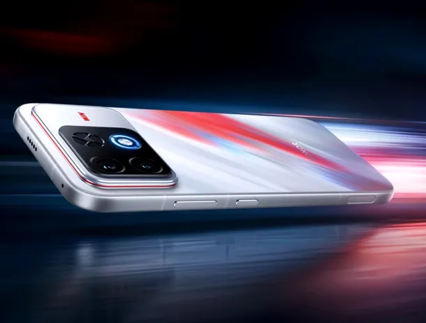 Honor Win2 are două ventilatoare și un ecran de 185 Hz. Bateria de 10.100 mAh promite ore întregi de gaming