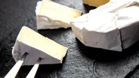 Alertă alimentară: brânză Brie retrasă de la METRO după depistarea bacteriei Listeria. Ce lot trebuie verificat