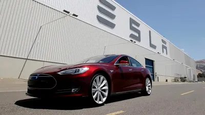 Tesla cheamă în service 30.000 de mașini Model S și X pentru probleme la suspensie