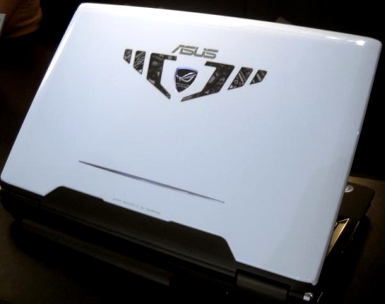 Asus G60Vx, creat special pentru pasionaţii de jocuri