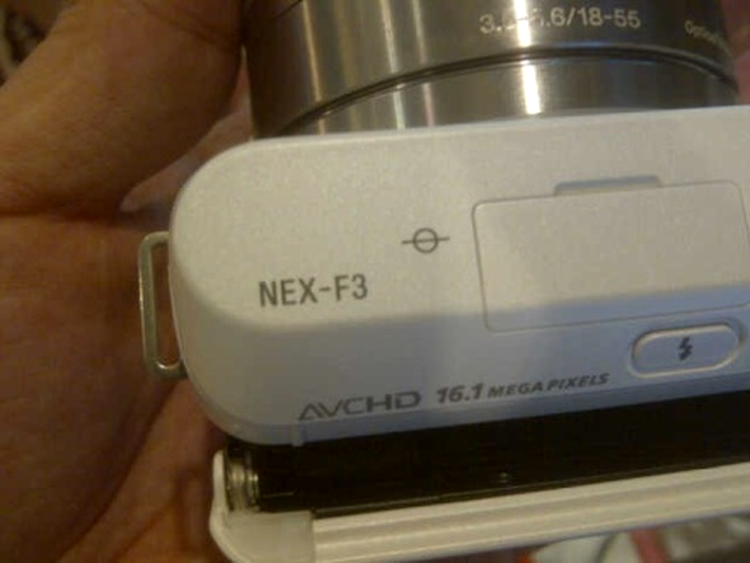Sony NEX-F3, urmaşul lui NEX-C3