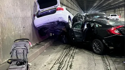 O mașină Tesla condusă în mod Self-Driving a frânat brusc la intrarea într-un tunel (VIDEO)