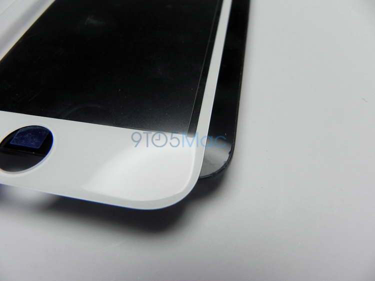 iPhone 6 cu ecran având margini curbate