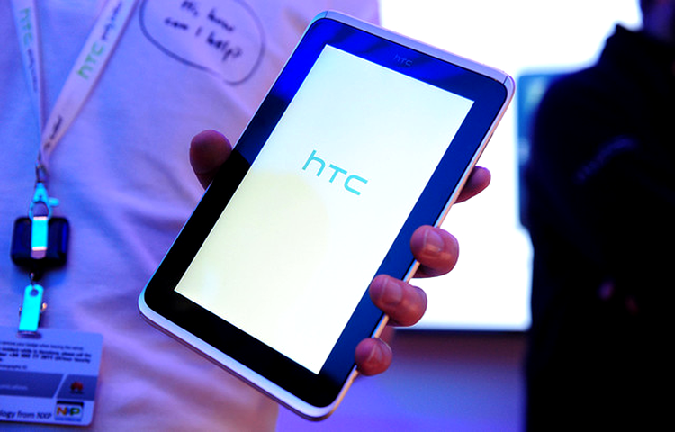 HTC va lansa două tablete cu Windows Blue