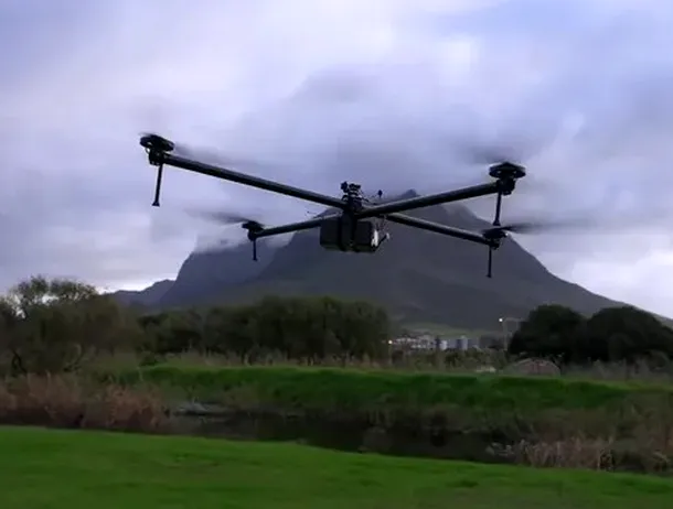 Un youtuber a stabilit recordul mondial pentru cel mai lung zbor al unei drone