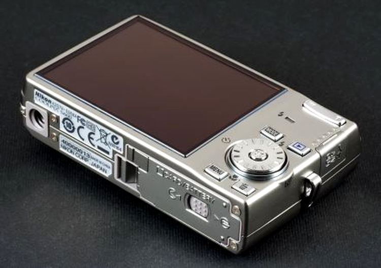 Nikon S600 – ecranul LCD de 2.7