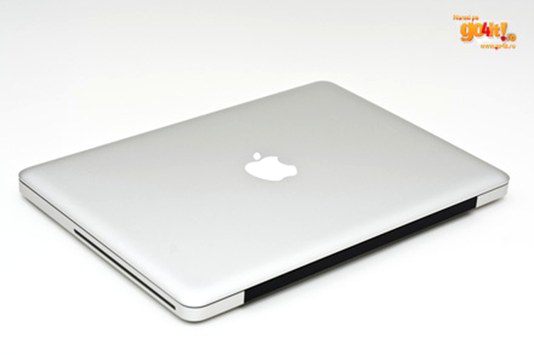 Apple MacBook