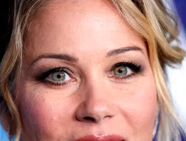 Actrița Christina Applegate: diagnosticarea mea cu scleroză multiplă a fost greșită
