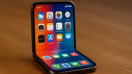 iPhone Flip – Apple analizează lansarea unui telefon pliabil de tip clapetă