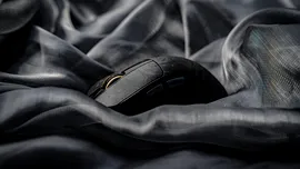 Review | Epomaker Carbonis: mouse de gaming de 50 g cu carcasă din compozit de fibră de carbon și display