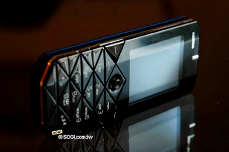 Nokia 7500 Prism